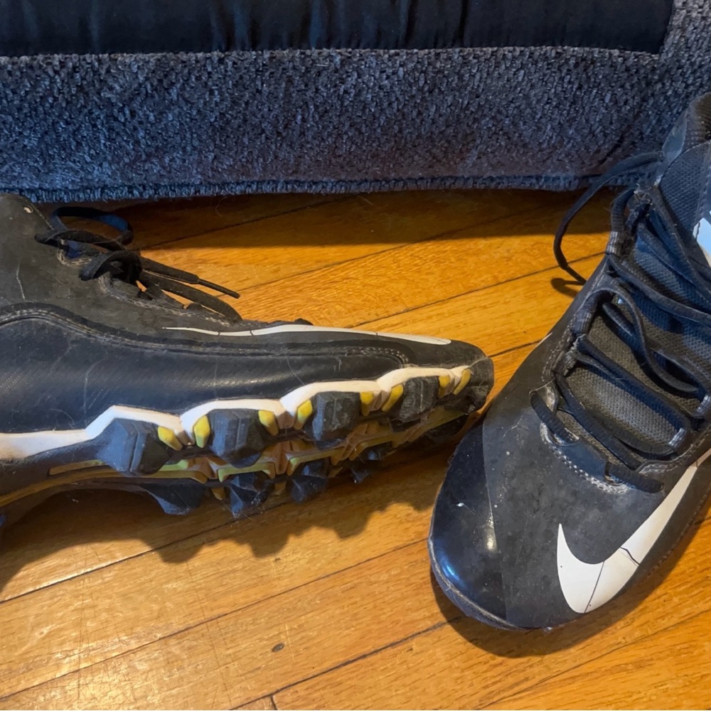 Nike Alpha Football Cleats Size 11  (used)